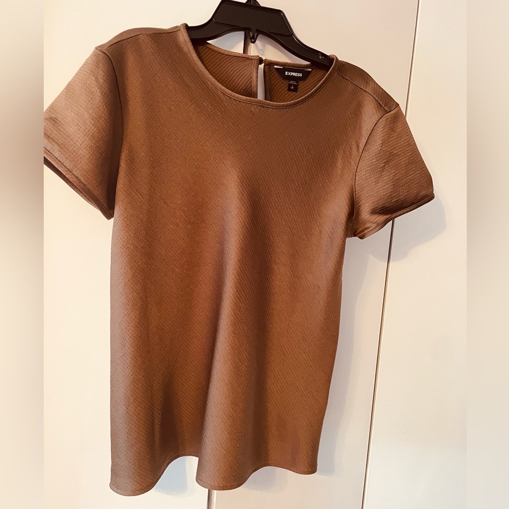 NWOT Express top